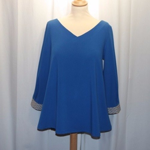 Tunique, chemise, blouse, top ample forme trapèze de couleur bleu