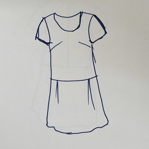 Réservée / robe trapèze ample à manches courtes encolure ronde