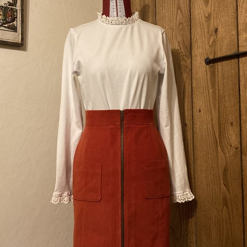 Réservé - sous pull blanc en jersey de coton col victorien en broderie anglaise