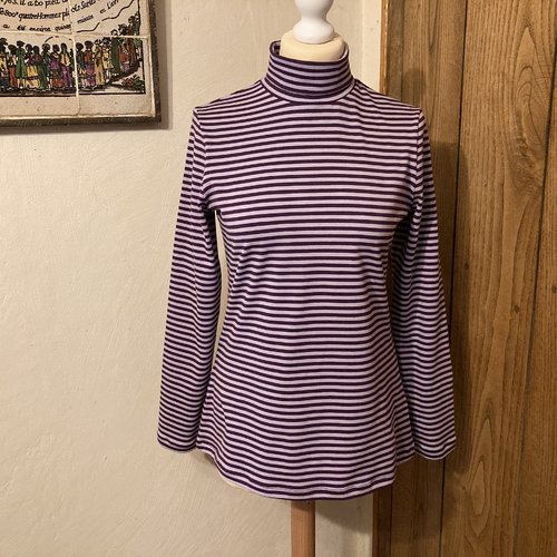 Réservée - sous pull à rayures dans les tons pourpre