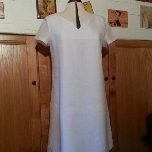 Robe trapèze en lin blanc à manches courtes 