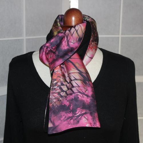 Écharpe double face longueur 143 cm largeur 13 cm 