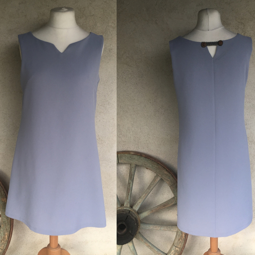Robe trapèze habillée bleue claire sans manches