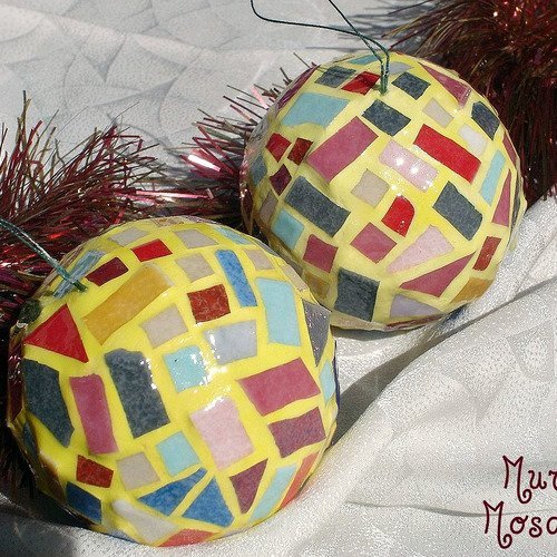 2 boules de noël, mosaïque, émaux de briare, jaune, décoration sapin