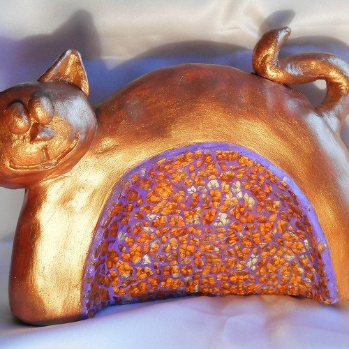 Sculpture chat terre cuite et mosaïque, doré.