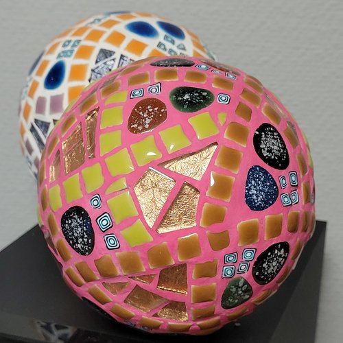 Boule décorative, mosaïque, émaux, rose