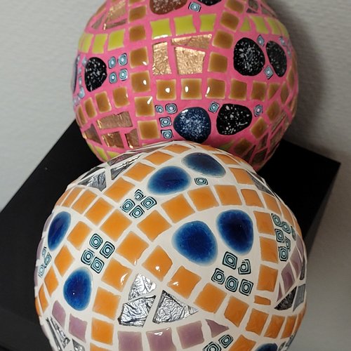 Boule décorative, mosaïque, émaux, blanc, bleu, orange