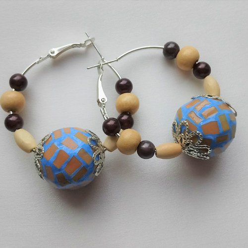 Boucles d'oreilles créoles mosaique et perles. marron et bleu.