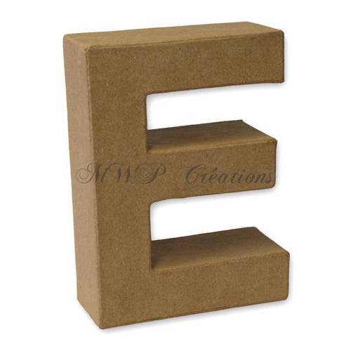 Lettre 3d "e" (carton/papier maché) à customiser 