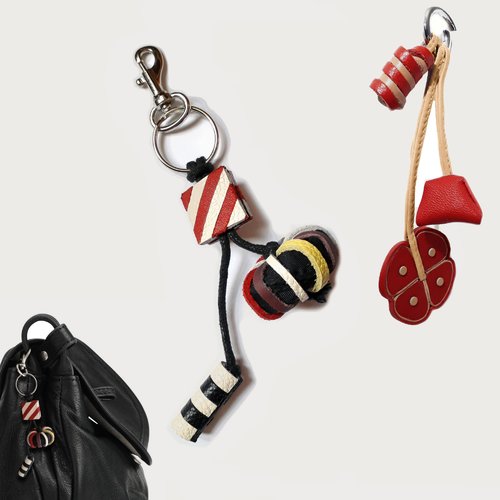Bijou de sac original en cuir