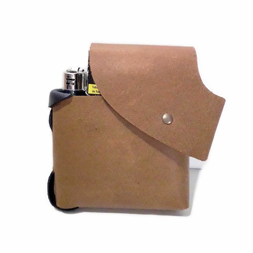 Etui pour paquet de cigarettes en cuir avec porte briquet