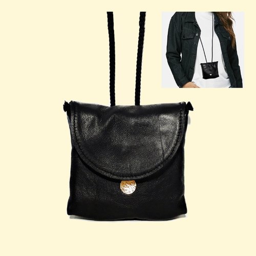 Petite pochette en cuir noir à suspendre autour du cou pour paquet de cigarettes
