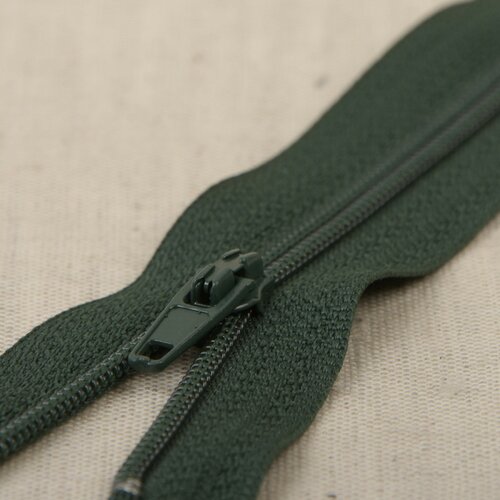 Fermeture fine polyester n°2 couleur vert foncé