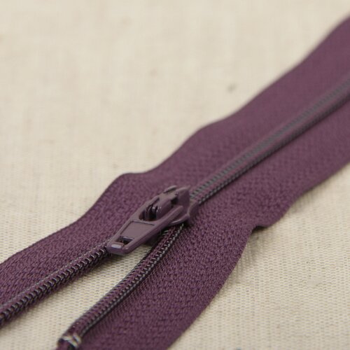 Fermeture fine polyester n°2 couleur violet volubili