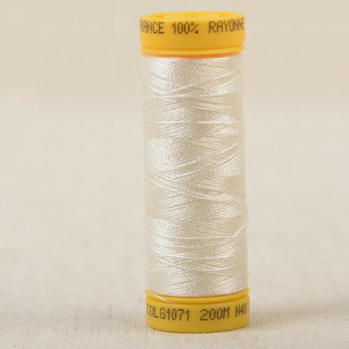 Bobine fil à broder 100% viscose 200m - blanc ecru c71