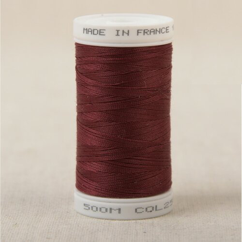 Fil à coudre en polyester 500m - rouge opera c250