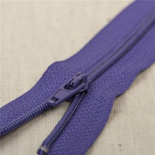 Fermeture fine polyester n°2 violet