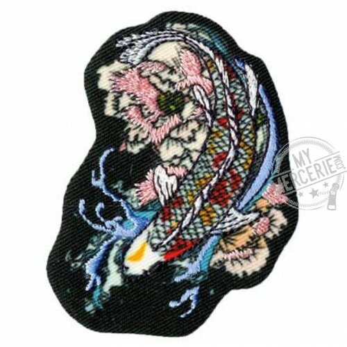 Ecusson thermocollant carpe asiatique 6x6.5cm