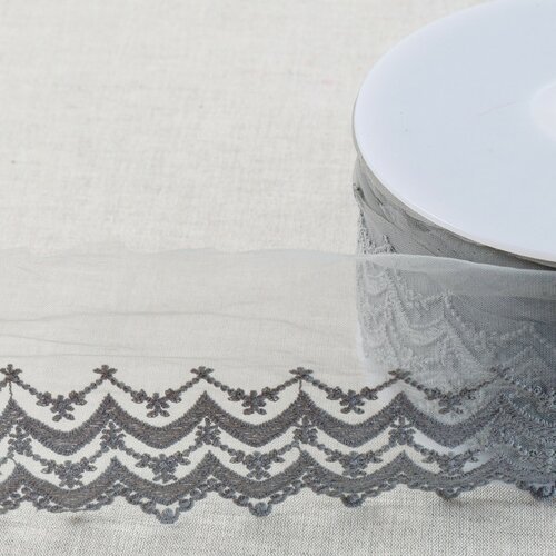 Tulle brodé double vague festonnées mat 108mm gris moyen au mètre