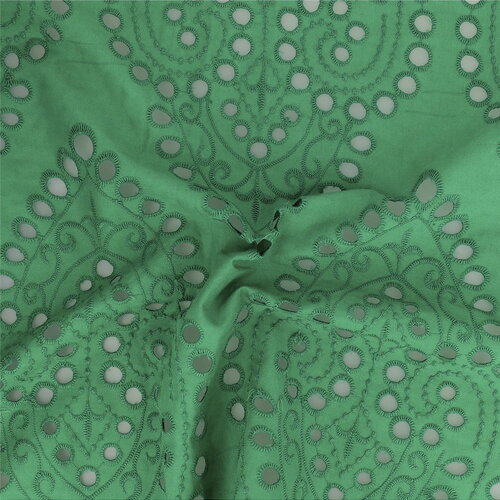 Broderie anglaise 100% coton grandes arabesques vert nil au mètre
