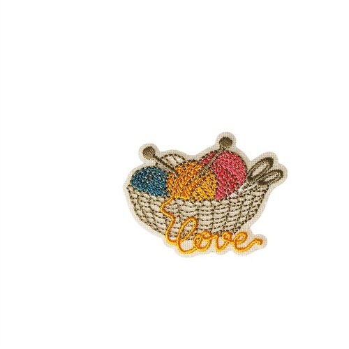 Ecusson thermocollant pelote de laine 5,5cm x 4,1cm panier