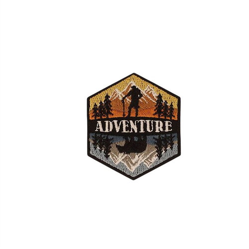 Ecusson thermocollant outdoor 4,5cm x 5,1cm adventure