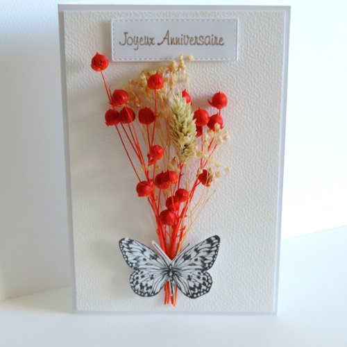 Carte anniversaire, carte fleurs séchées et papillon.