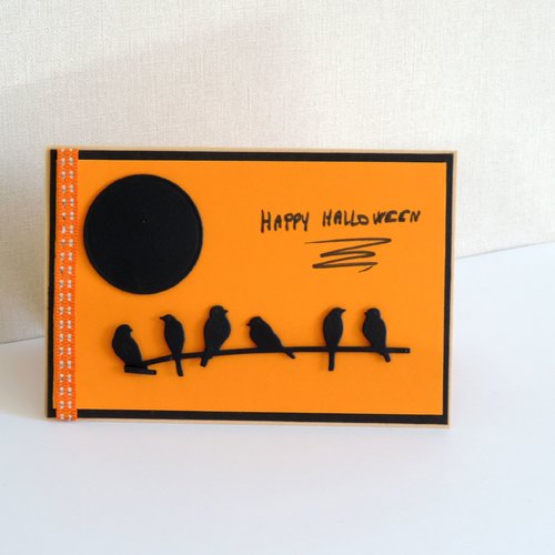 Carte halloween orange et noire : lune et oiseaux.