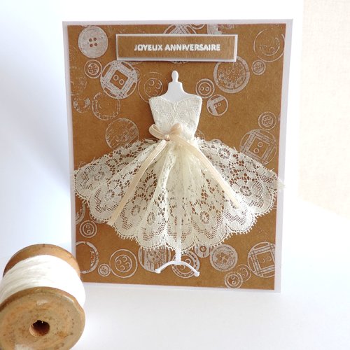 Carte anniversaire femme, robe en dentelle, fait main