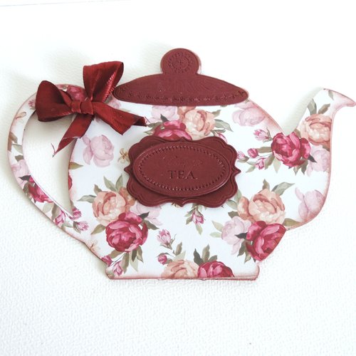 Carte anniversaire ou fête des mères, théière fleurie.