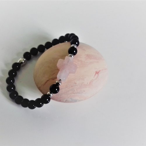 Bracelet pierres onyx et croix quartz  rose