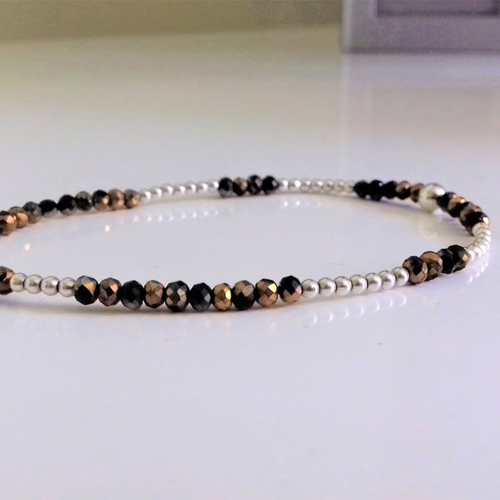 Bracelet fines perles argent  perles à facettes noir-doré