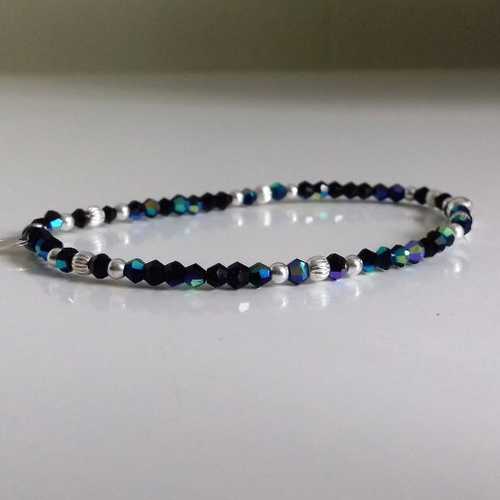 Bracelet perles argent  perles à facettes bleu-noir élastique