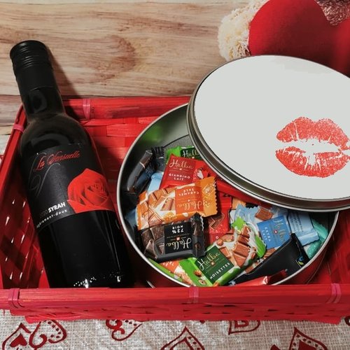 Coffret cadeau st-valentin - rond et vin rouge