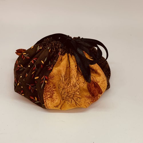 Bourse à bijoux ou à friandises, aux couleurs d'automne.