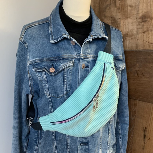 Sac banane en velours vert d'eau