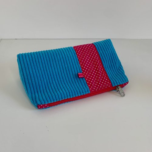 Trousse en velours bleu et tissu rose à pois blancs