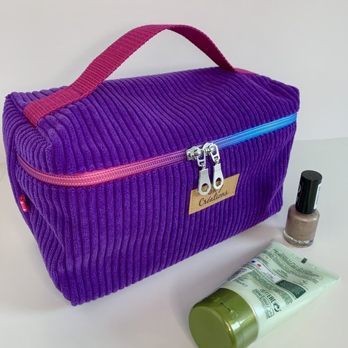 Nouveau - trousse de toilette en velours mauve