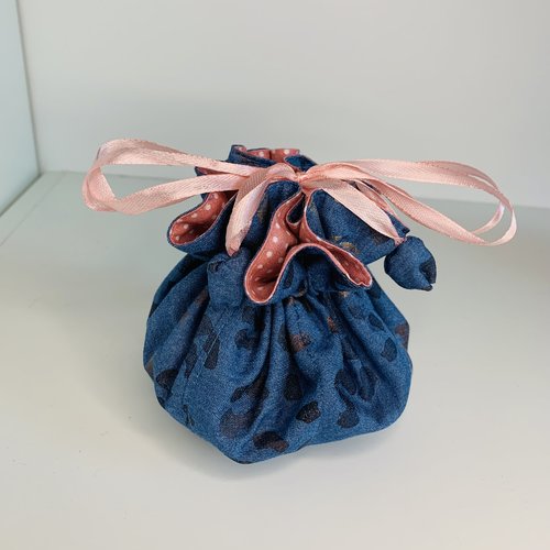 Bourse à bijoux ou à friandises avec compartiments, bleu jean et rose pale
