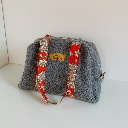 Grande trousse de toilette en bouclette grise