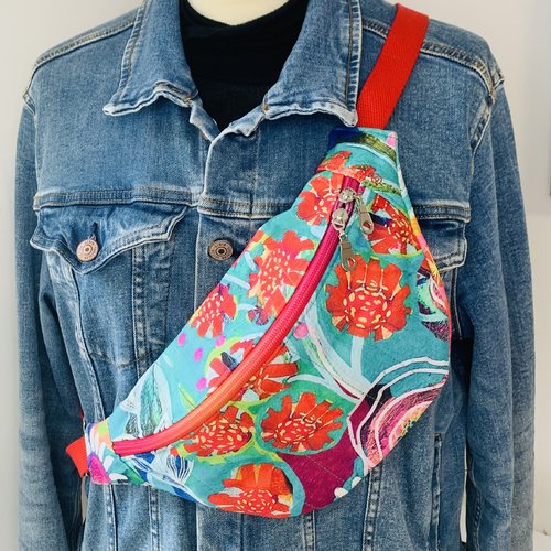 Sac banane très coloré rouge et vert