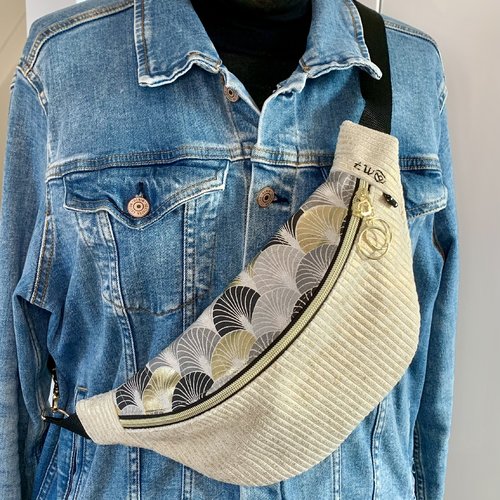 Sac banane en velours beige doré et éventails noir et gris