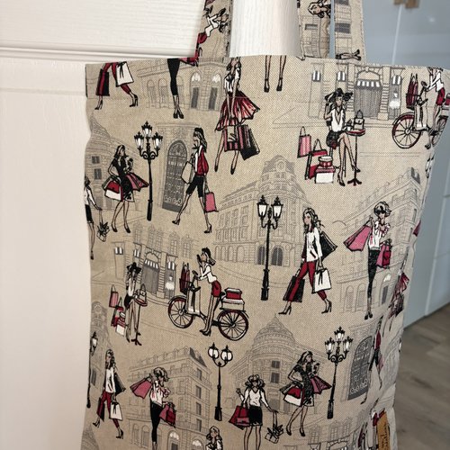 Tote bag shopping en ville