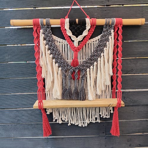 Macramé tenture et étagères noire gris rouge et crème