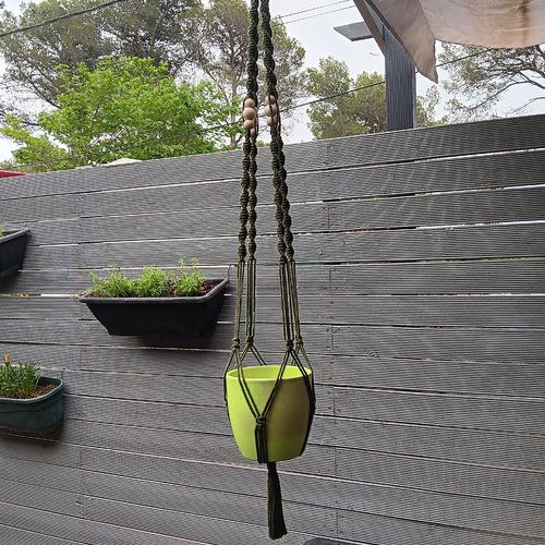 Suspension macramé pour plante vert bouteille