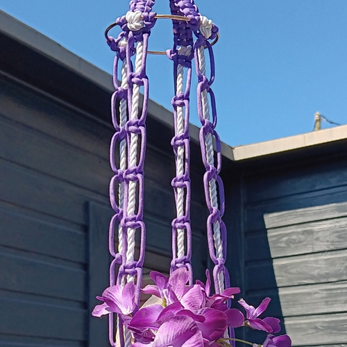 Suspension pour plante en macramé violet