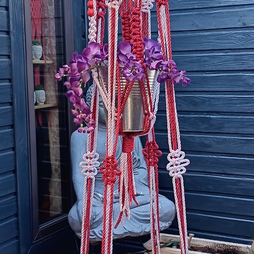 Suspension double pour deux plantes en macramé rouge et blanc