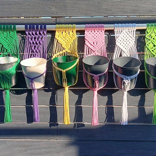 Grande suspension pour six plantes en macramé