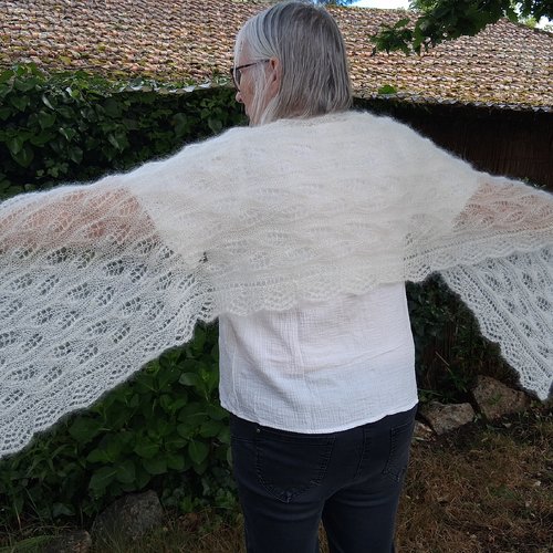 Etole soie et mohair blanc cassé tricote