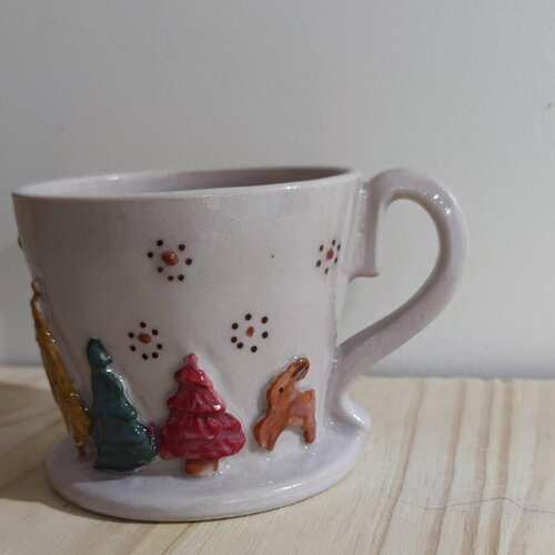 Mug sapin de noël et cerf-cadeau de noël